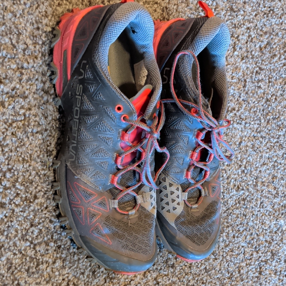 La Sportiva Bushido II (Women's Size 11 (EU 43)) Athletic Shoes in Gray and Pink